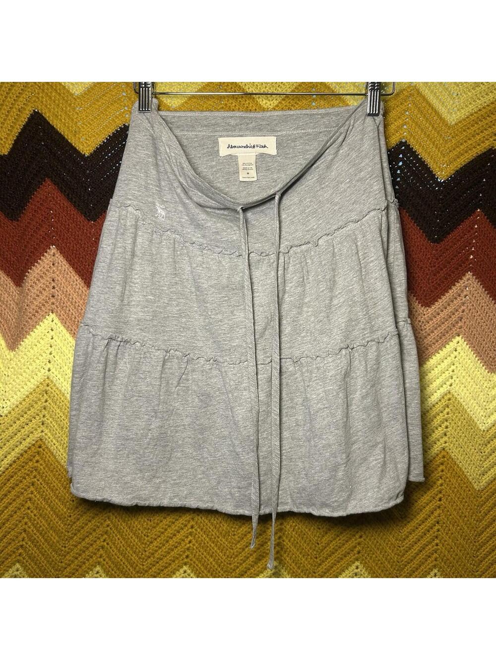 Abercrombie & Fitch Sz M Swing Skirt Gray Ruffle Sporty Casual Y2K Tiered Low